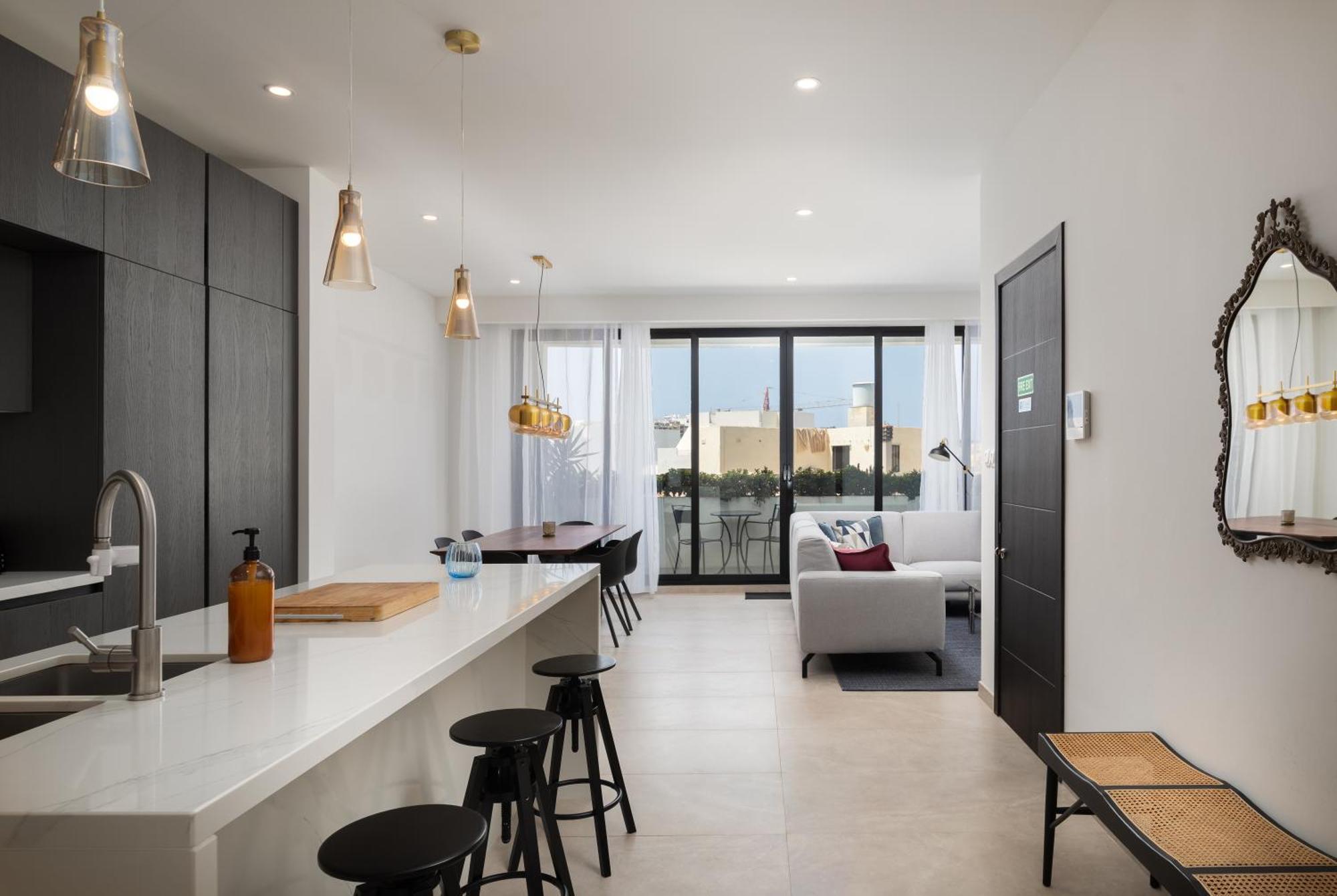 Modern 1Br Spacious Apartment With Terrace - Close To St Thomas Bay Marsaskala Eksteriør billede