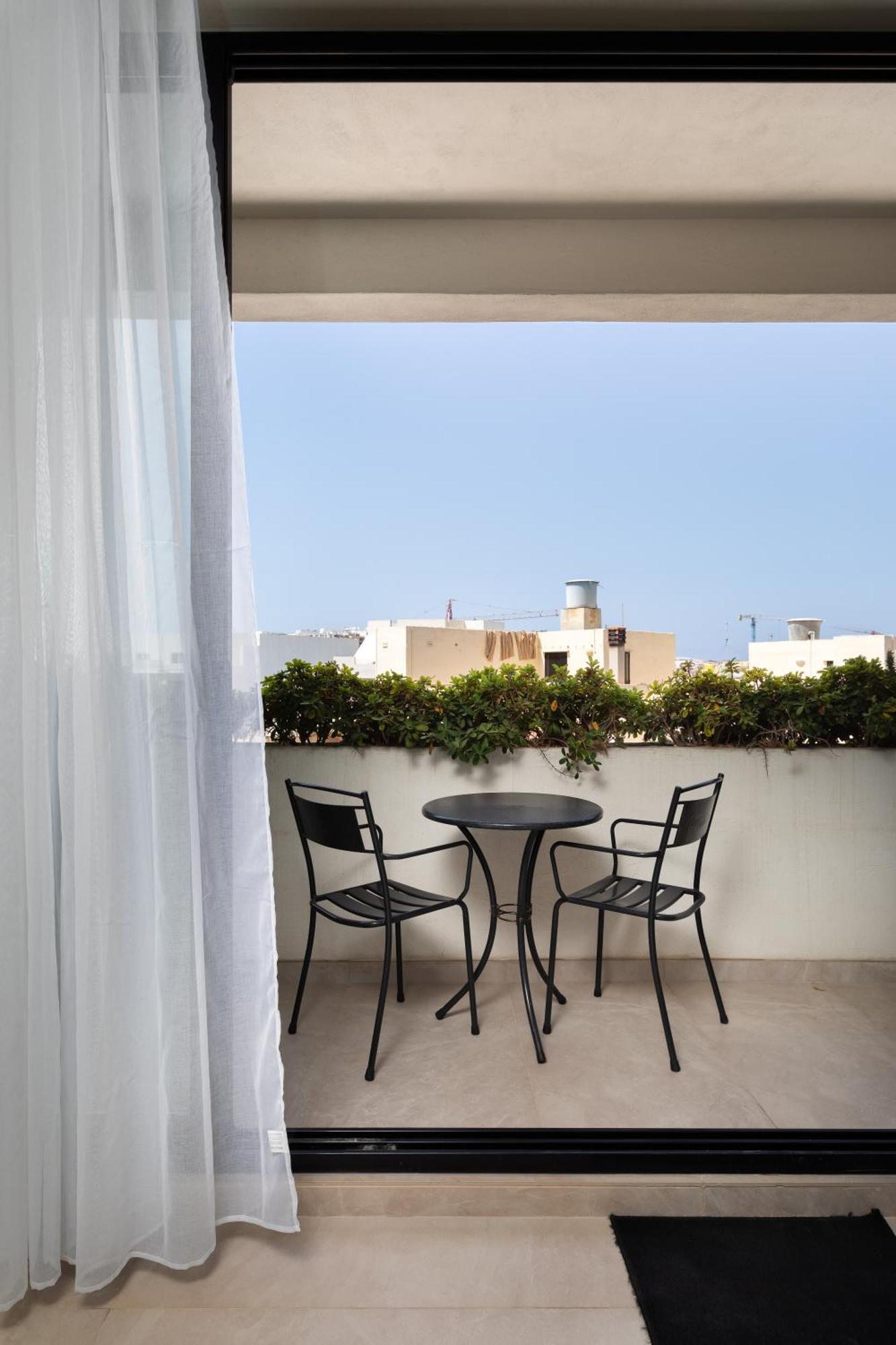 Modern 1Br Spacious Apartment With Terrace - Close To St Thomas Bay Marsaskala Eksteriør billede